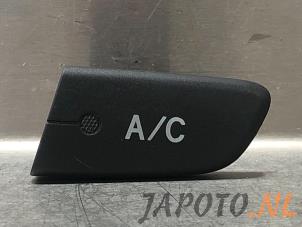 Usagé Commutateur clim Toyota Aygo (B10) 1.0 12V VVT-i Prix € 19,99 Règlement à la marge proposé par Japoto Parts B.V.