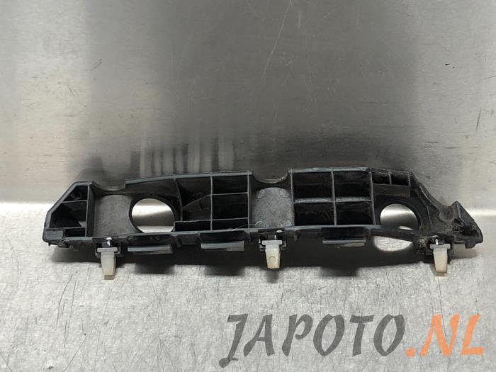 Rear bumper bracket, right from a Kia Picanto (TA) 1.0 12V 2015