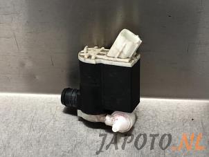 Usados Bomba de limpiaparabrisas delante Kia Picanto (TA) 1.0 12V Precio € 19,95 Norma de margen ofrecido por Japoto Parts B.V.