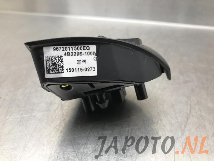 Steering wheel switch from a Kia Picanto (TA) 1.0 12V 2015