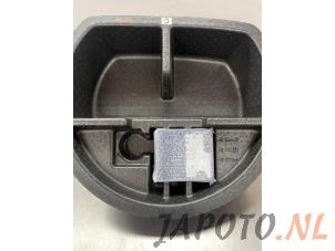 Used Tyre repair kit Kia Rio III (UB) 1.2 CVVT 16V Price € 34,95 Margin scheme offered by Japoto Parts B.V.