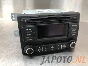 Used Radio CD player Kia Rio III (UB) 1.2 CVVT 16V Price € 100,00 Margin scheme offered by Japoto Parts B.V.