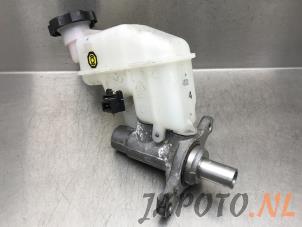 Usagé Cylindre de frein principal Hyundai i10 (B5) 1.2 16V Prix € 45,00 Règlement à la marge proposé par Japoto Parts B.V.