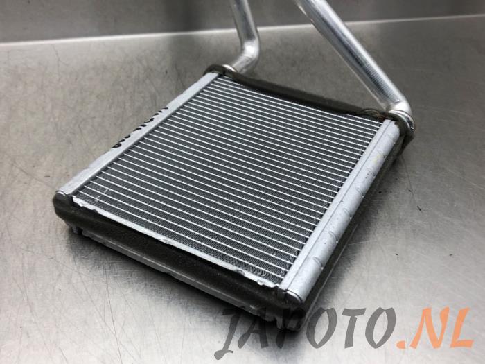Heating radiator from a Nissan Micra (K14) 1.0 IG-T 100 2020