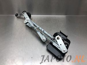 Używane Mechanizm wycieraczki Nissan Micra (K14) 1.0 IG-T 100 Cena € 49,95 Procedura marży oferowane przez Japoto Parts B.V.