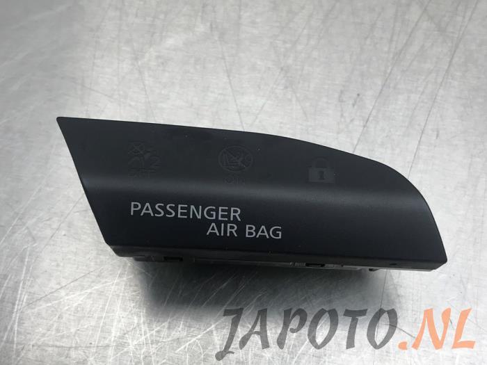 Airbag témoin d'un Nissan Micra (K14) 1.0 IG-T 100 2020