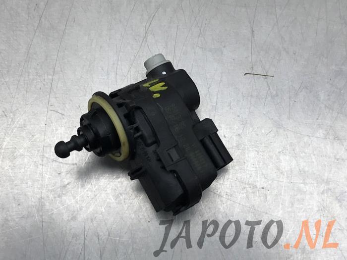 Używane Silnik reflektora Toyota Auris Touring Sports (E18) 1.2 T 16V Cena € 26,20 Procedura marży oferowane przez Japoto Parts B.V.