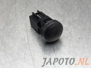 Used Light sensor Toyota Auris Touring Sports (E18) 1.2 T 16V Price € 15,00 Margin scheme offered by Japoto Parts B.V.