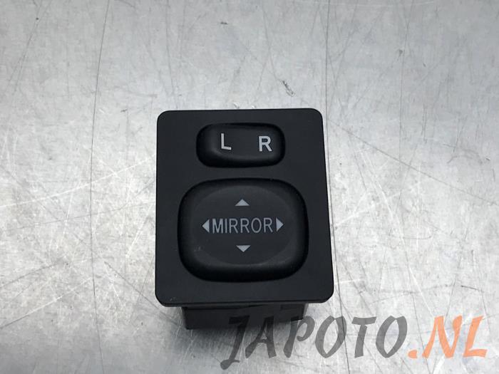Interruptor de retrovisor de un Toyota Auris Touring Sports (E18) 1.2 T 16V 2016