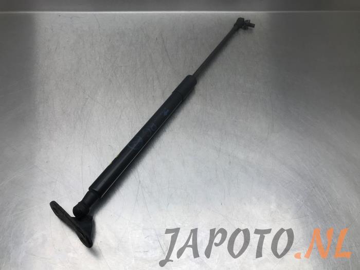 Rear gas strut, right from a Toyota Auris Touring Sports (E18) 1.2 T 16V 2016