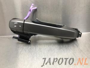 Used Rear door handle 4-door, left Toyota Auris Touring Sports (E18) 1.2 T 16V Price € 25,00 Margin scheme offered by Japoto Parts B.V.