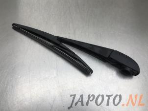 Used Rear wiper arm Toyota Auris Touring Sports (E18) 1.2 T 16V Price € 19,95 Margin scheme offered by Japoto Parts B.V.