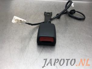 Used Front seatbelt buckle, left Toyota Auris Touring Sports (E18) 1.2 T 16V Price € 19,95 Margin scheme offered by Japoto Parts B.V.