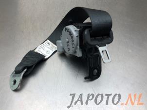 Used Rear seatbelt, left Toyota Auris Touring Sports (E18) 1.2 T 16V Price € 74,95 Margin scheme offered by Japoto Parts B.V.