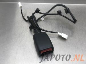 Used Front seatbelt buckle, right Toyota Auris Touring Sports (E18) 1.2 T 16V Price € 19,95 Margin scheme offered by Japoto Parts B.V.