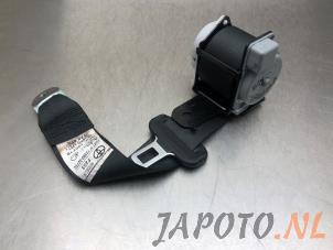 Used Rear seatbelt, right Toyota Auris Touring Sports (E18) 1.2 T 16V Price € 50,00 Margin scheme offered by Japoto Parts B.V.