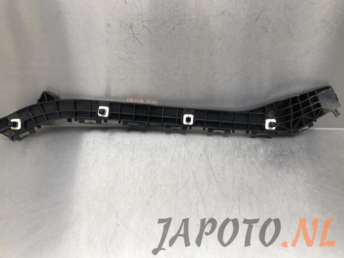 Rear bumper bracket, right from a Toyota Auris Touring Sports (E18) 1.2 T 16V 2015