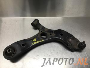 Used Front lower wishbone, right Toyota Auris Touring Sports (E18) 1.2 T 16V Price € 49,95 Margin scheme offered by Japoto Parts B.V.