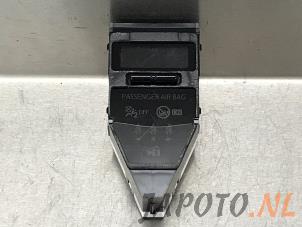 Used Airbag indicator light Toyota Auris Touring Sports (E18) 1.2 T 16V Price € 14,95 Margin scheme offered by Japoto Parts B.V.