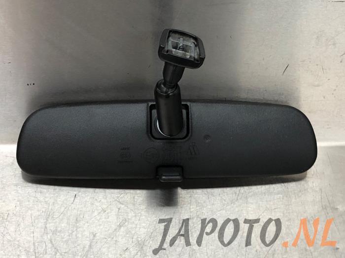Rear view mirror from a Toyota Auris Touring Sports (E18) 1.2 T 16V 2016