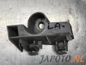 Used Rear bumper bracket, left Toyota Auris Touring Sports (E18) 1.2 T 16V Price € 19,95 Margin scheme offered by Japoto Parts B.V.