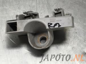 Usagé Support pare-chocs arrière droit Toyota Auris Touring Sports (E18) 1.2 T 16V Prix € 19,95 Règlement à la marge proposé par Japoto Parts B.V.