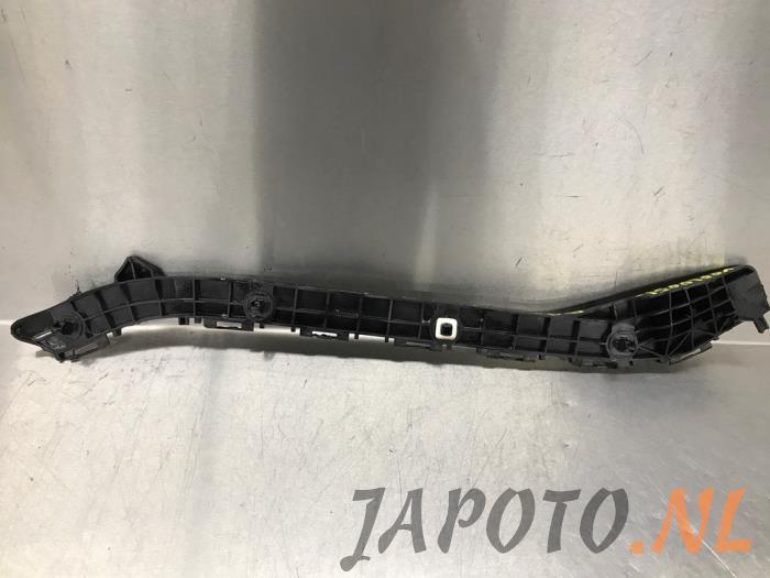 Wspornik zderzaka prawy tyl z Toyota Auris Touring Sports (E18) 1.2 T 16V 2016