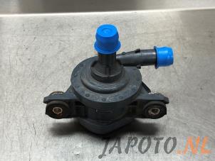 Used Water pump Toyota Auris Touring Sports (E18) 1.2 T 16V Price € 75,00 Margin scheme offered by Japoto Parts B.V.