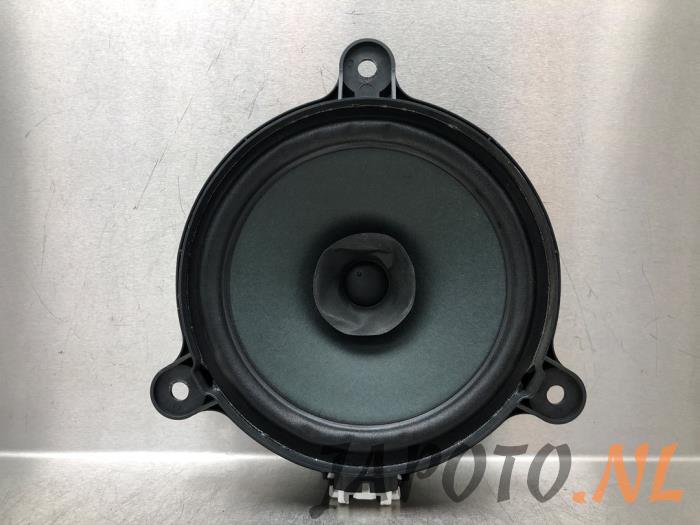 Lautsprecher van een Mazda 6 SportBreak (GJ/GH/GL) 2.2 SkyActiv-D 150 16V 2015