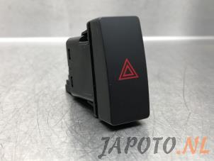Gebrauchte Panikbeleuchtung Schalter Mazda 6 SportBreak (GJ/GH/GL) 2.2 SkyActiv-D 150 16V Preis € 14,95 Margenregelung angeboten von Japoto Parts B.V.