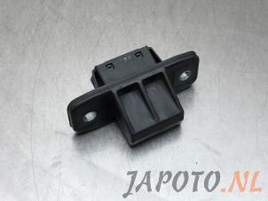 Used Tailgate switch Mazda 6 SportBreak (GJ/GH/GL) 2.2 SkyActiv-D 150 16V Price € 34,99 Margin scheme offered by Japoto Parts B.V.
