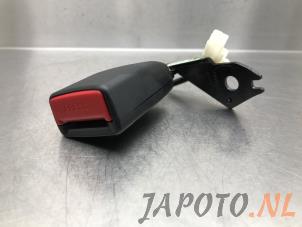 Used Rear seatbelt buckle, left Mazda 6 SportBreak (GJ/GH/GL) 2.2 SkyActiv-D 150 16V Price € 24,99 Margin scheme offered by Japoto Parts B.V.