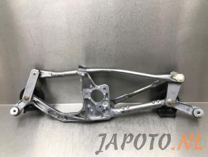 Usagé Mécanique essuie-glace Toyota Auris (E18) 1.8 16V Hybrid Prix € 49,95 Règlement à la marge proposé par Japoto Parts B.V.