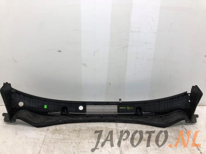 Cowl top grille from a Kia Sportage (NQ5) 1.6 T-GDi Hybrid 16V AWD 2023