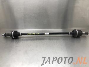 Usagé Arbre de transmission arrière gauche Kia Sportage (NQ5) 1.6 T-GDi Hybrid 16V AWD Prix € 200,00 Règlement à la marge proposé par Japoto Parts B.V.