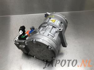 Used Air conditioning pump Kia Sportage (NQ5) 1.6 T-GDi Hybrid 16V AWD Price € 399,00 Margin scheme offered by Japoto Parts B.V.
