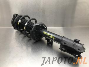 Gebrauchte Stoßdämpferstrebe links vorne Kia Sportage (NQ5) 1.6 T-GDi Hybrid 16V AWD Preis € 99,95 Margenregelung angeboten von Japoto Parts B.V.
