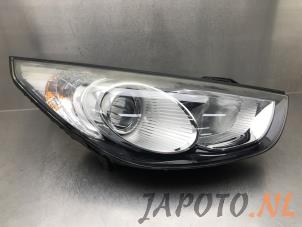 Used Headlight, right Hyundai iX35 (LM) 2.0 16V Price € 150,00 Margin scheme offered by Japoto Parts B.V.