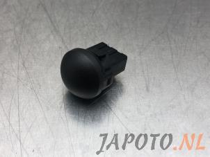 Used Light sensor Kia Sportage (NQ5) 1.6 T-GDi Hybrid 16V AWD Price € 14,95 Margin scheme offered by Japoto Parts B.V.