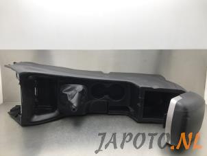 Used Middle console Hyundai iX35 (LM) 2.0 16V Price € 74,95 Margin scheme offered by Japoto Parts B.V.
