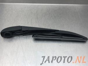 Used Rear wiper arm Toyota Auris (E18) 1.8 16V Hybrid Price € 19,95 Margin scheme offered by Japoto Parts B.V.