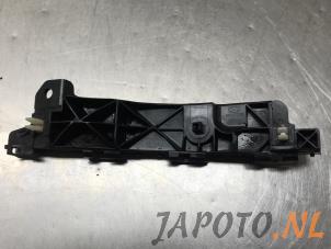 Used Front bumper bracket, left Hyundai iX35 (LM) 2.0 16V Price € 14,95 Margin scheme offered by Japoto Parts B.V.