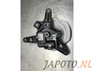 Used Heater valve motor Hyundai iX35 (LM) 2.0 16V Price € 24,95 Margin scheme offered by Japoto Parts B.V.