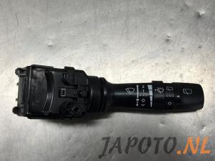 Używane Przelacznik wycieraczki Hyundai iX35 (LM) 2.0 16V Cena € 49,00 Procedura marży oferowane przez Japoto Parts B.V.