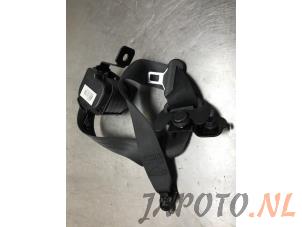 Used Rear seatbelt, left Hyundai iX35 (LM) 2.0 16V Price € 59,95 Margin scheme offered by Japoto Parts B.V.