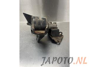 Used Gearbox mount Kia Pro cee'd (EDB3) 1.4 CVVT 16V Price € 24,95 Margin scheme offered by Japoto Parts B.V.