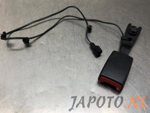 Used Front seatbelt buckle, left Mitsubishi Colt (Z2/Z3) 1.3 16V Price € 14,95 Margin scheme offered by Japoto Parts B.V.