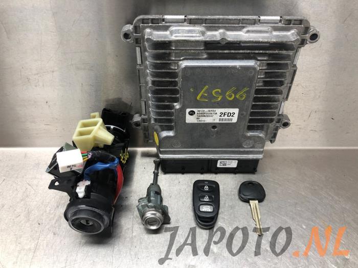 Used Ignition lock + computer Hyundai Elantra Price € 317,56 Inclusive VAT offered by Japoto Parts B.V.