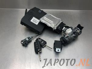 Usagé Serrure de contact + ordinateur Hyundai iX20 (JC) 1.6i 16V Prix € 149,95 Règlement à la marge proposé par Japoto Parts B.V.