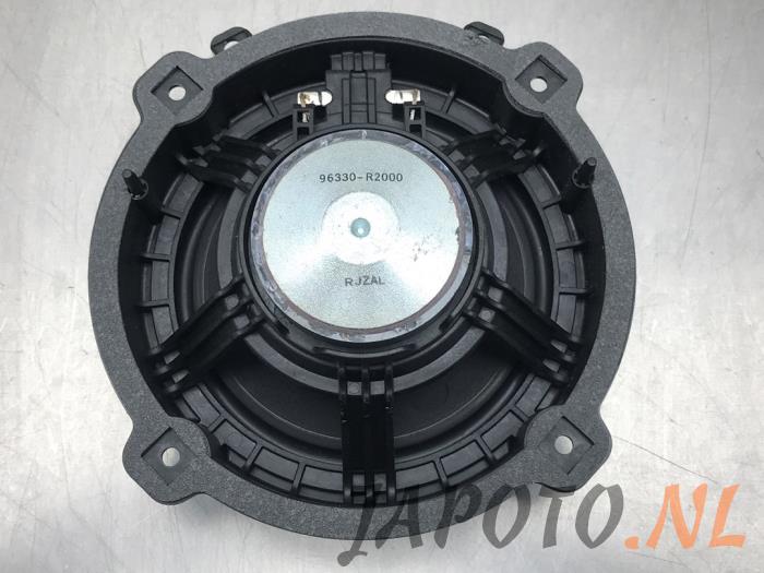 Lautsprecher van een Kia Sportage (NQ5) 1.6 T-GDi Hybrid 16V AWD 2023